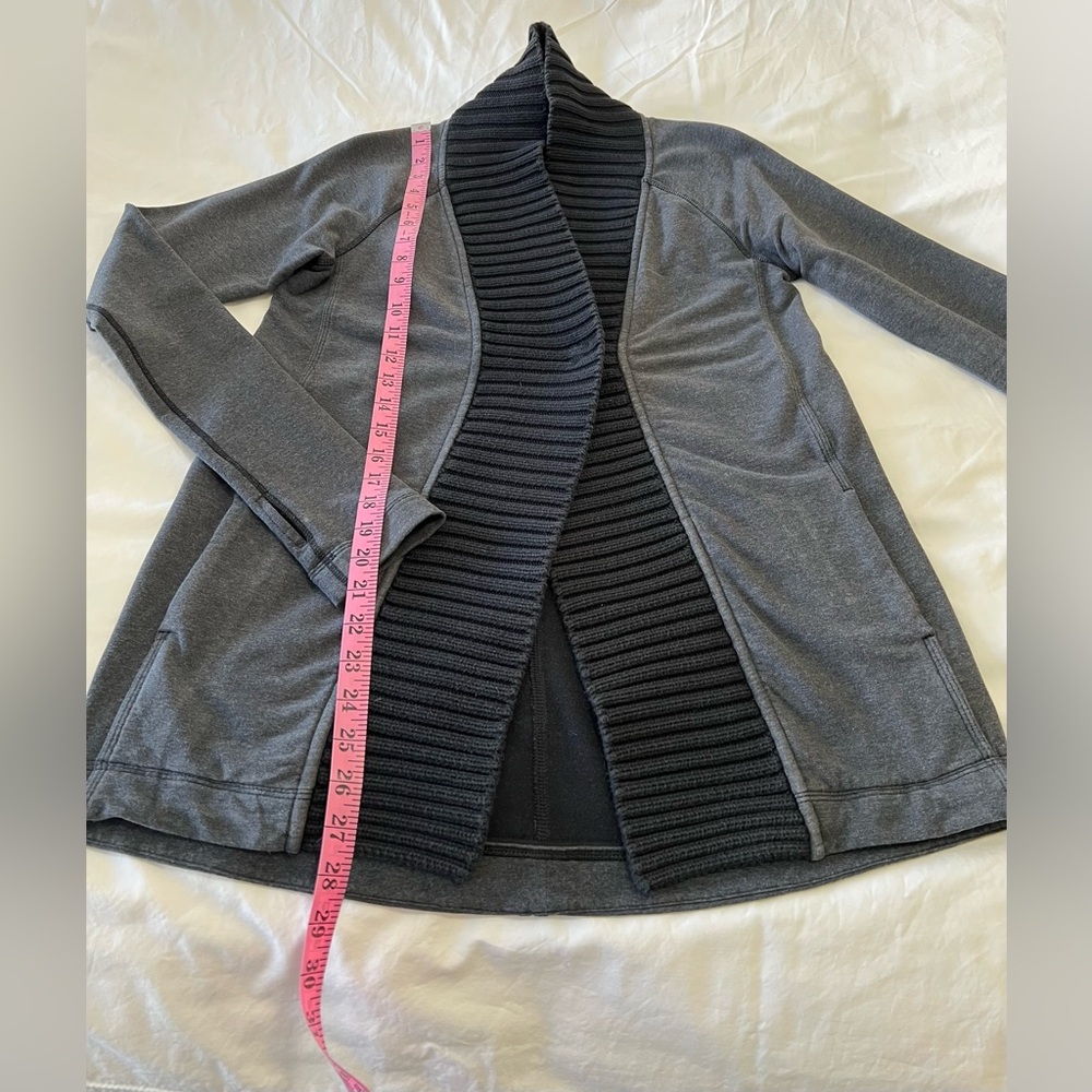 Lululemon Womens SZ 6 | Gray Heathered Bliss Break Jacket Yoga Cardigan One Snap - Picture 2 of 8